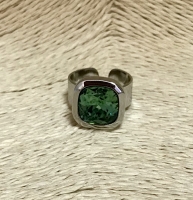 va0356_silver_green