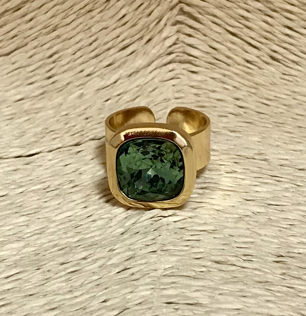 VA0356_Gold_Green_ez2yptd0.jpg